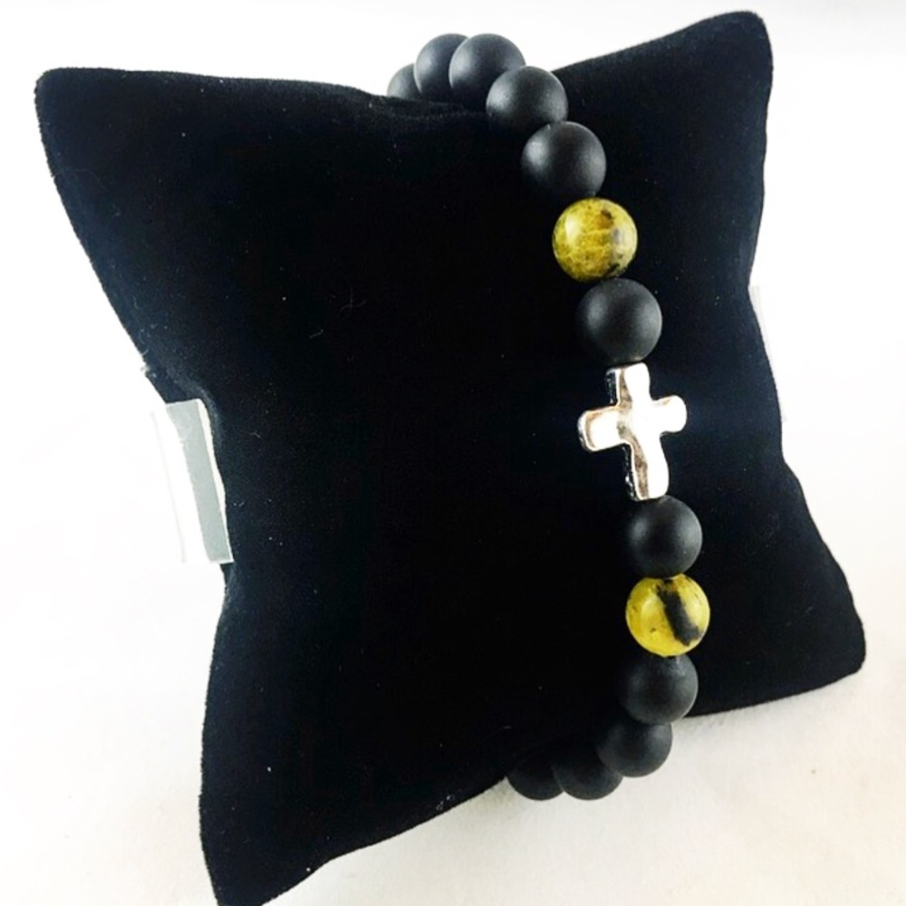 Men or women onyx green agate cross bracelet